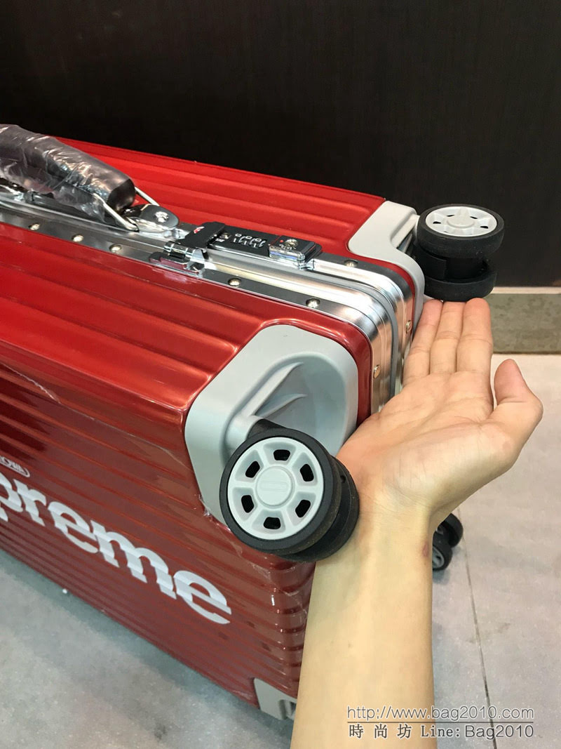 潮牌Suprmem聯名rimowa日默瓦 專櫃雙排萬向靜音飛機輪 航空7系鋁合金 拉箱/拉杆箱 20寸登機箱  xbt1142